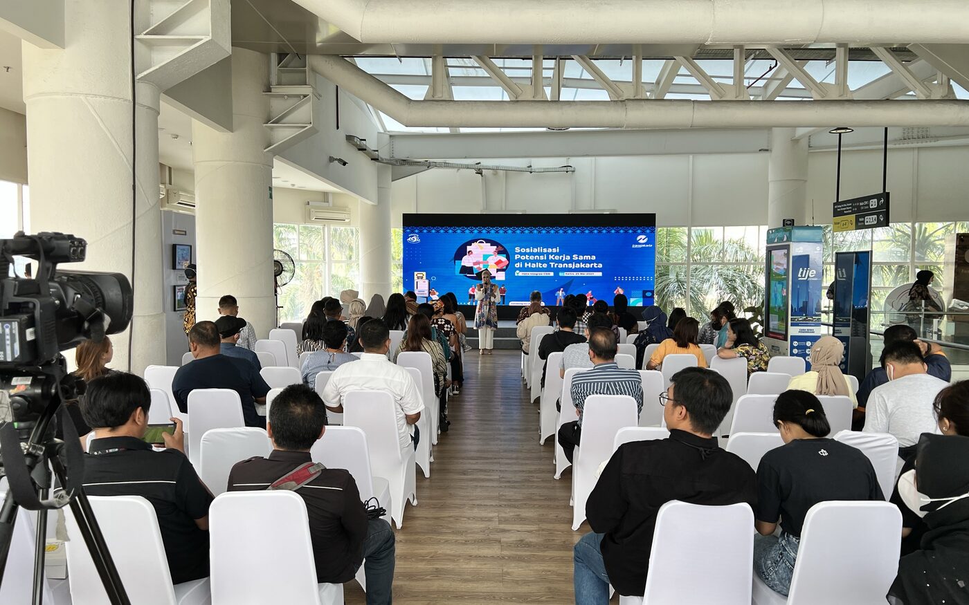 TransJakarta non-fare revenue briefing session